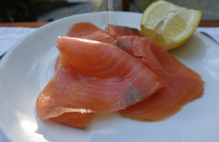 Occorre fare attenzione al salmone che si acquista