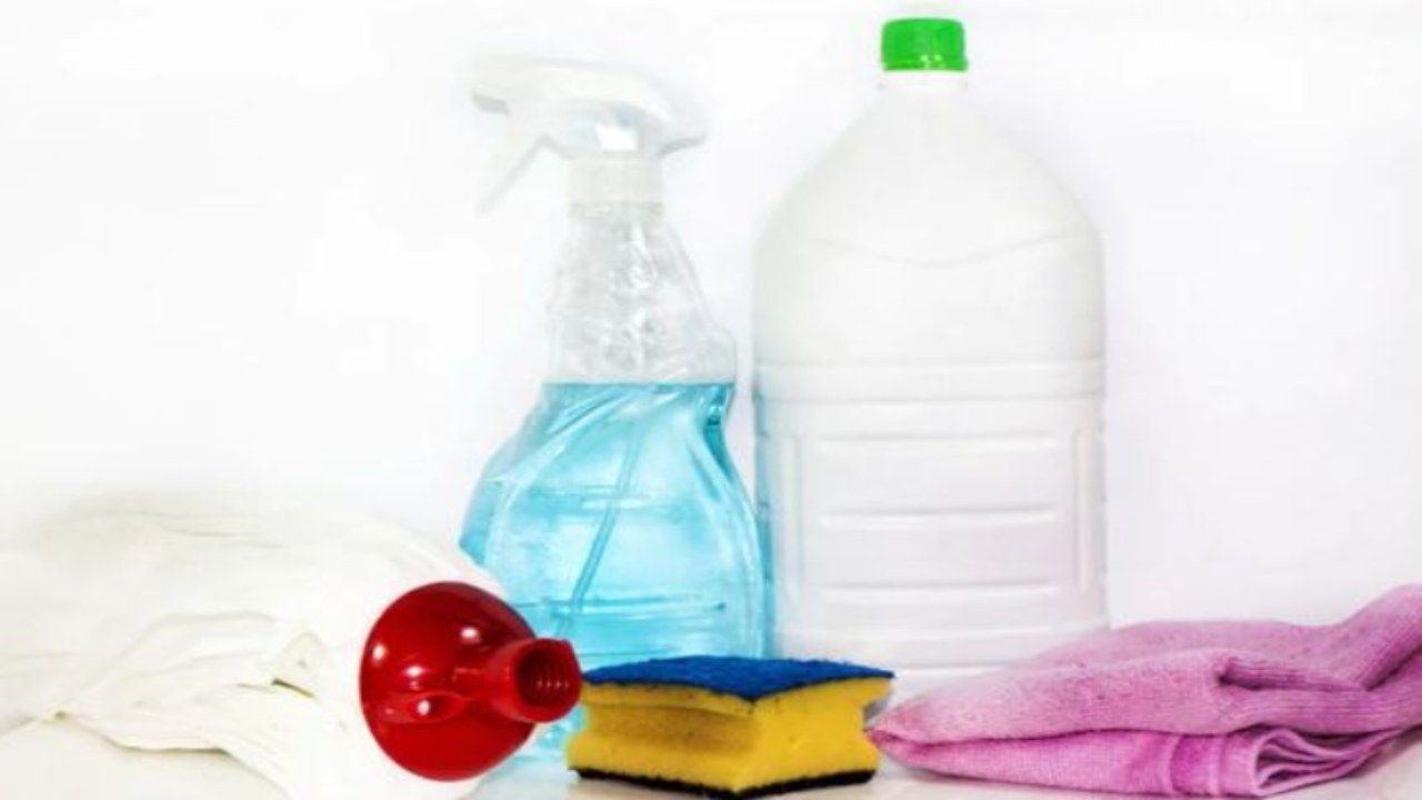 mai mischiare candeggina con aceto