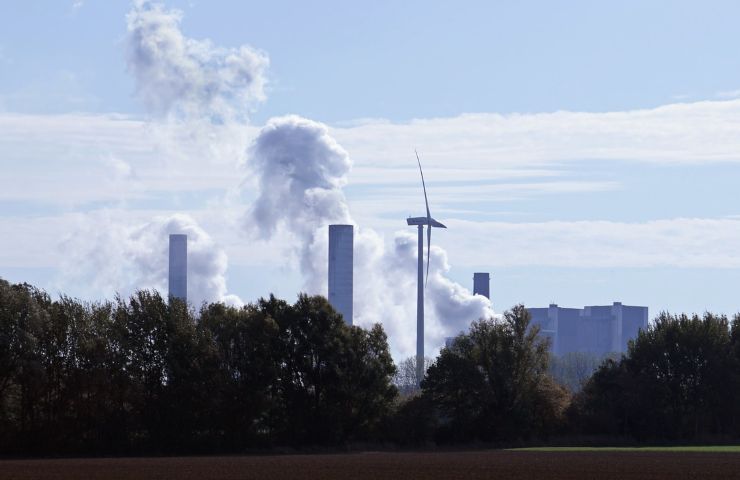 Inquinanti atmosferici, un danno all'ambiente (Pixabay)