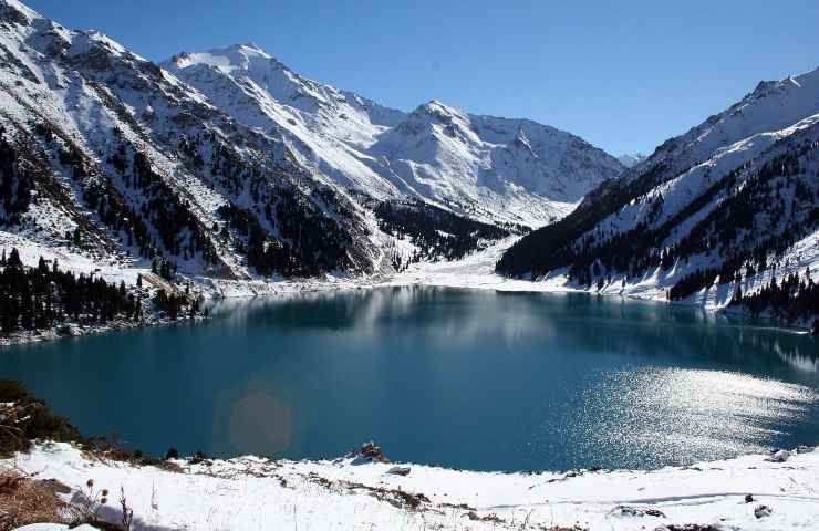 lago in kazakhstan