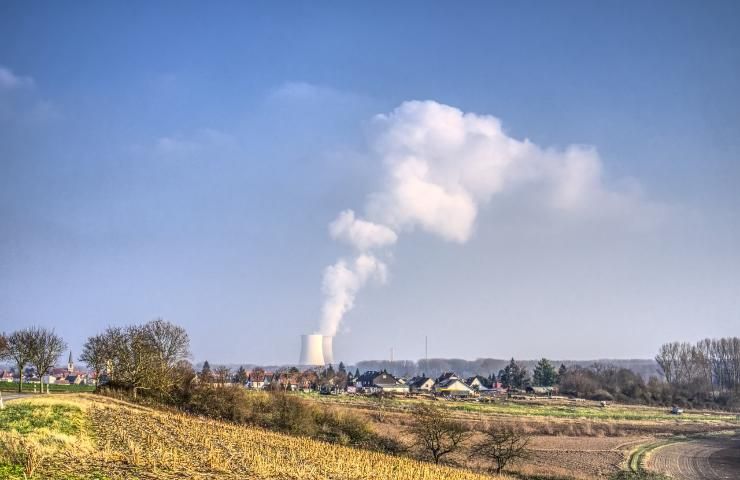 Gas e nucleare, la decisione dell’Europa scuote gli ambientalisti
