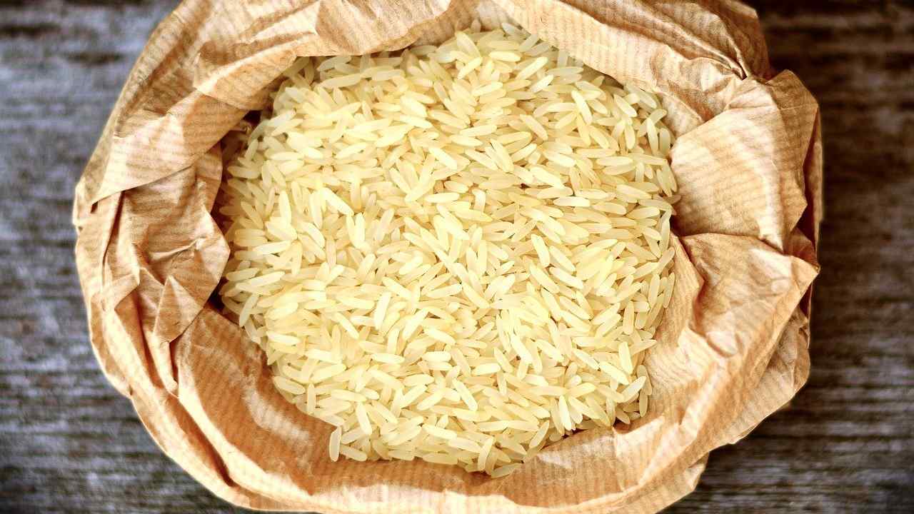 acqua riso benefici capelli pelle