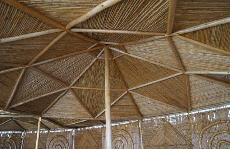 interno casa di bambù