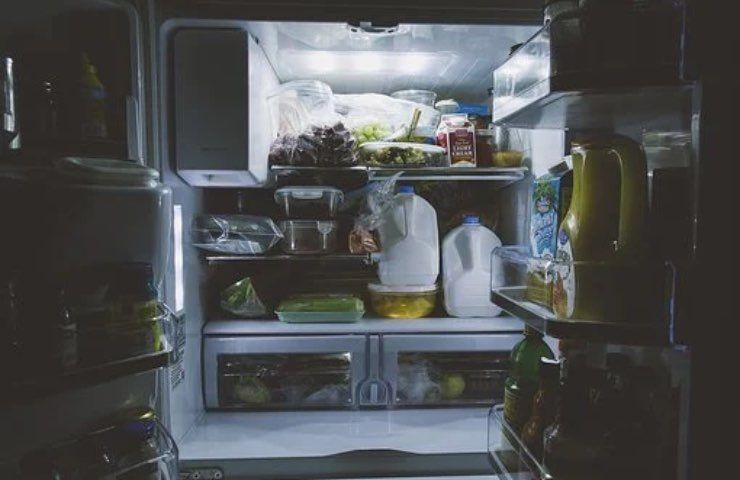 frutta verdura latte frigorifero
