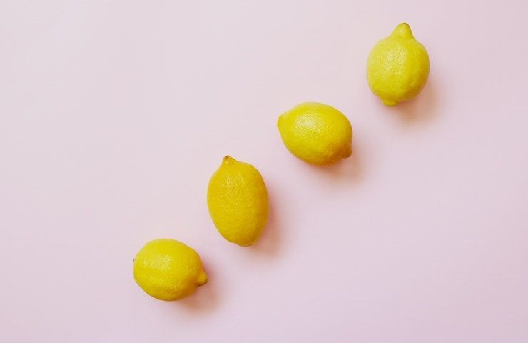 Limoni buccia benefici casa