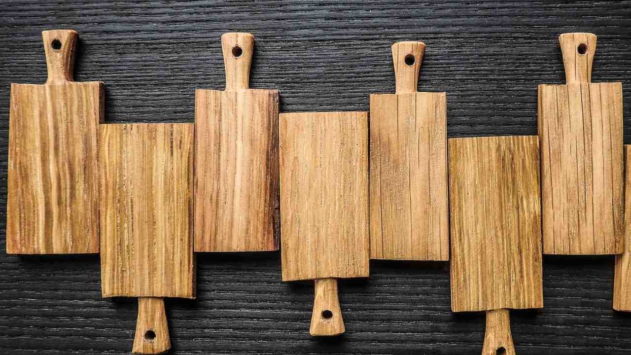 Taglieri di legno prodotti da non usare