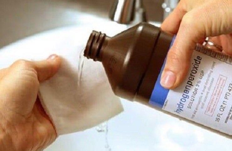 flacone acqua ossigenata utilizzi