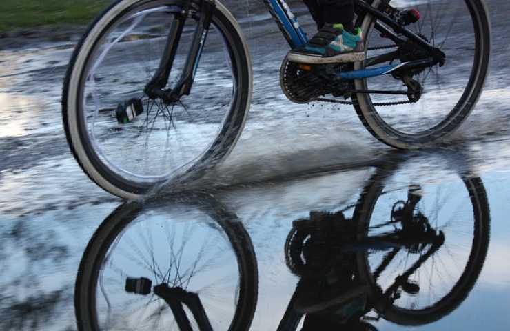 pioggia bicicletta