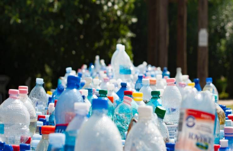 bottiglie di plastica consigli rudurre spreco 