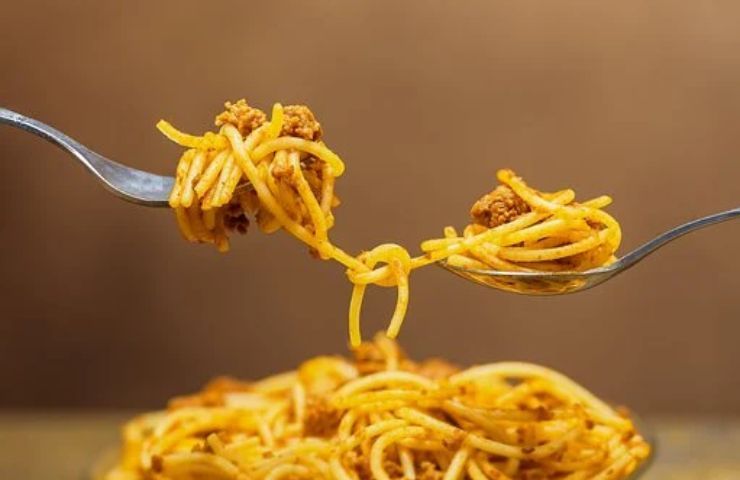 spaghetti forchette ragu cottura pasta