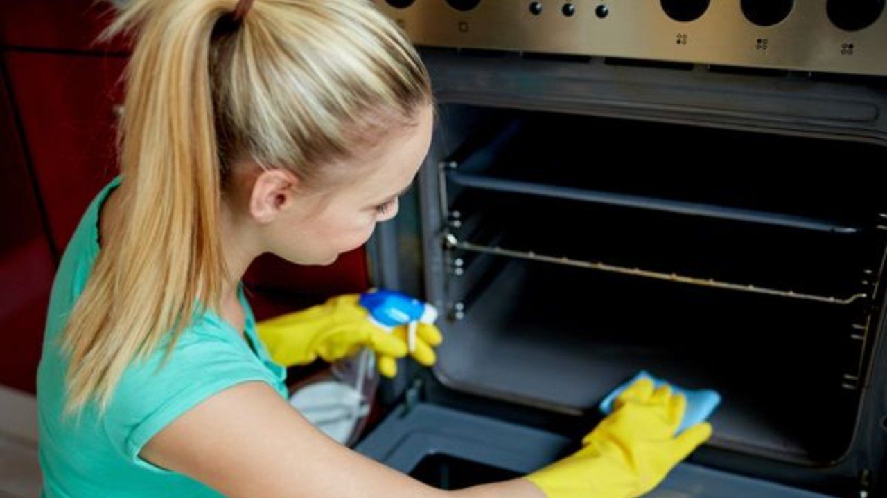 Pulizia forno rimedi odori