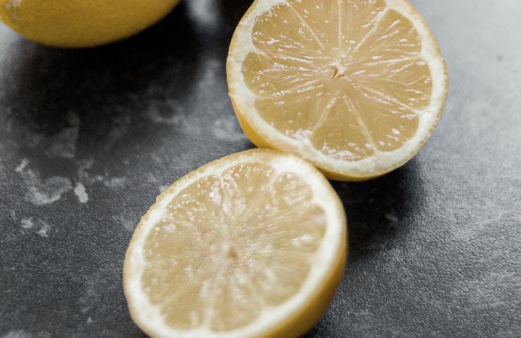 limone tagliato benefici