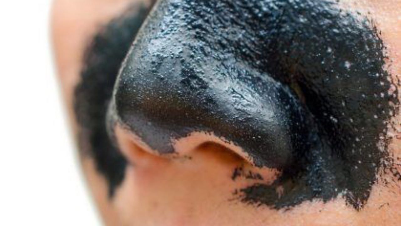 maschera viso punti neri