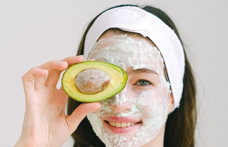 maschera avocado cura viso