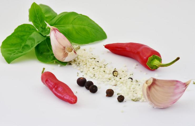 aglio peperoncino antiparassitario piante