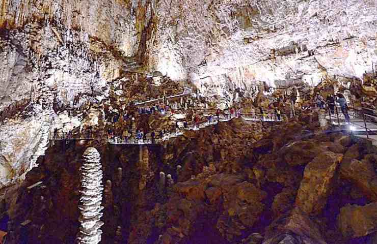 grotta gigante Italia