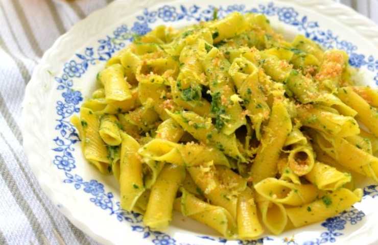 Pasta pesto limoni ricetta