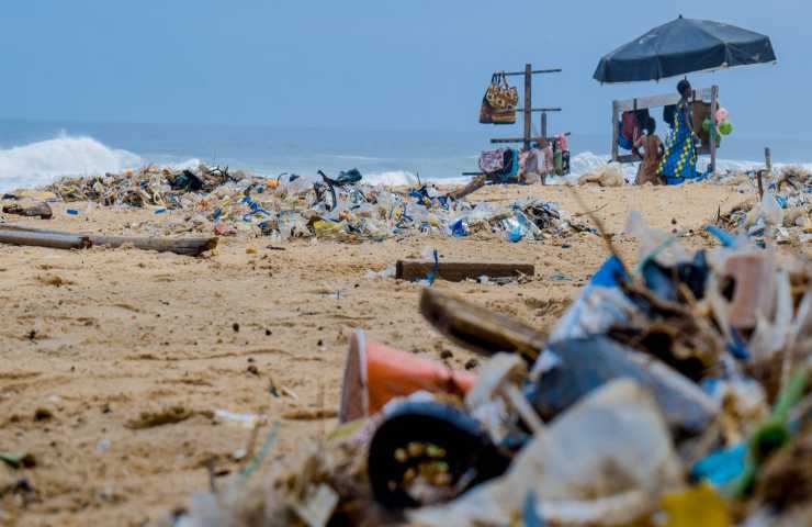 Plastica inquinamento rimedio enzima 