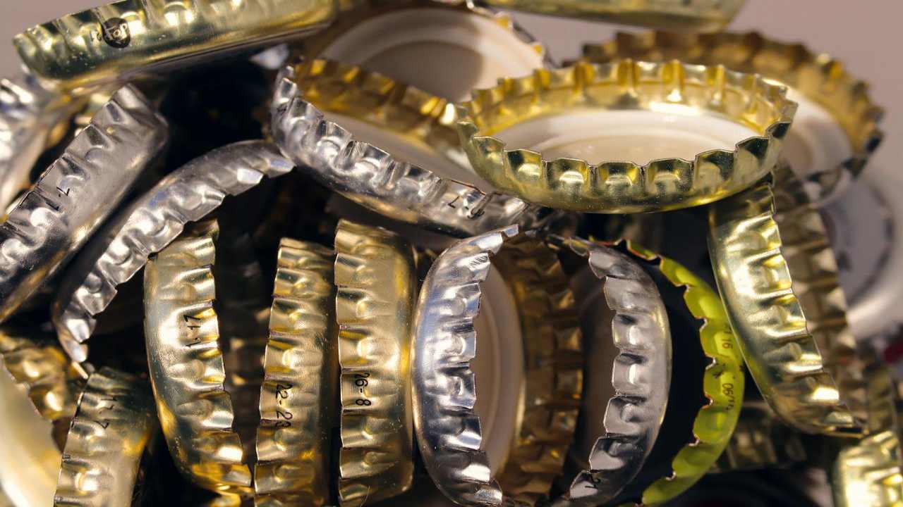 riutilizzare tappi bottiglia metallo