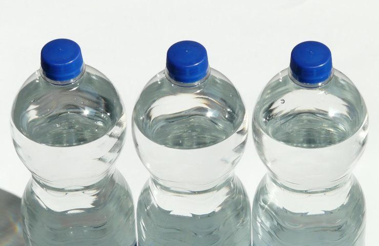riciclo bottiglie plastica 