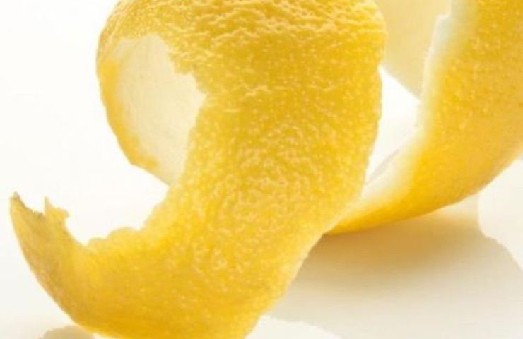 buccia limone olio essenziale