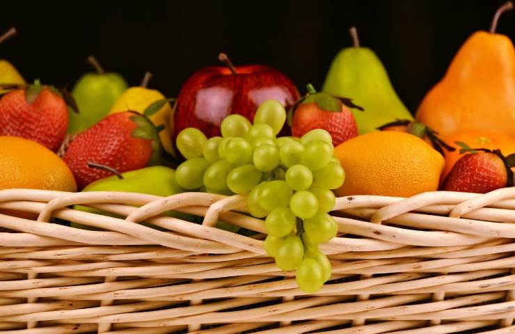 Frutta pesticidi cesto