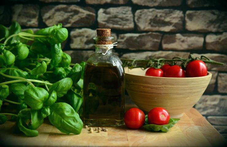 Basilico conservazione olio