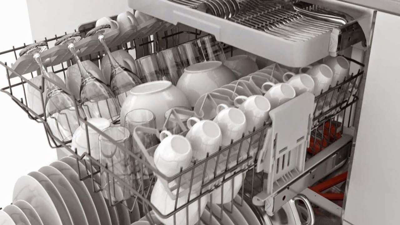 Piatti bicchieri lavastoviglie brillante