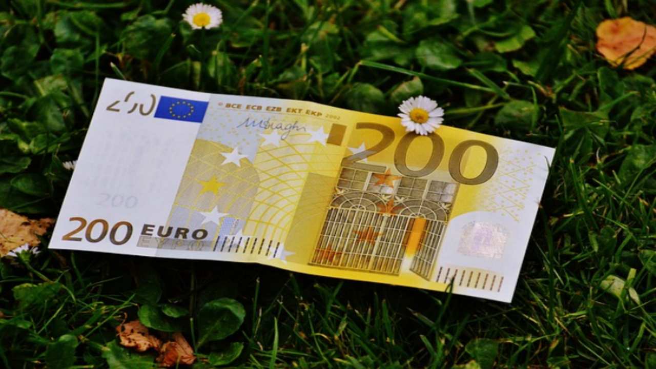 caratteristiche bonus 200 euro