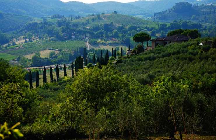 città italiana bollette elettriche dimezzate