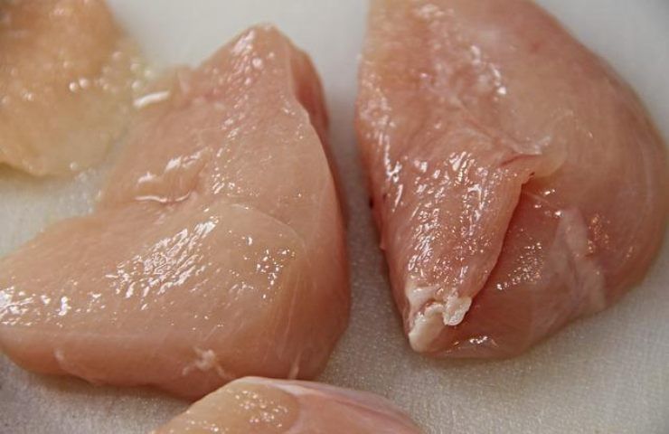 Chicken breasts at 15 euros per kilogram