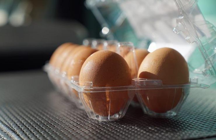 assenza uova scaffali supermercati