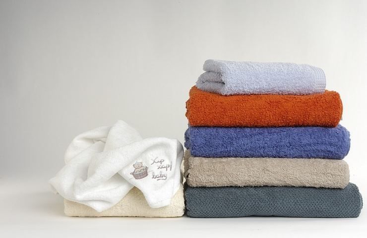 soffici asciugamani dopo il bucato 