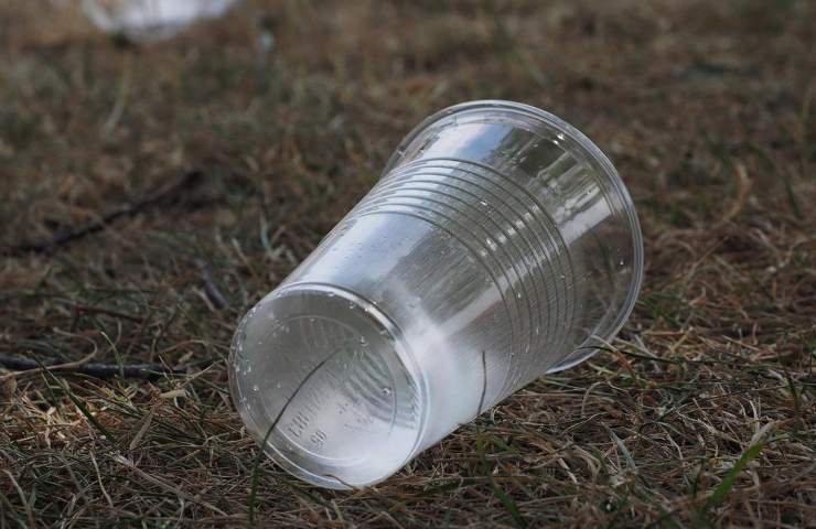 bicchiere plastica idee riciclo