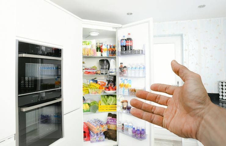 frigo aperto refrigerio perché