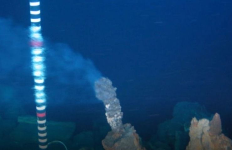 Deep sea mining