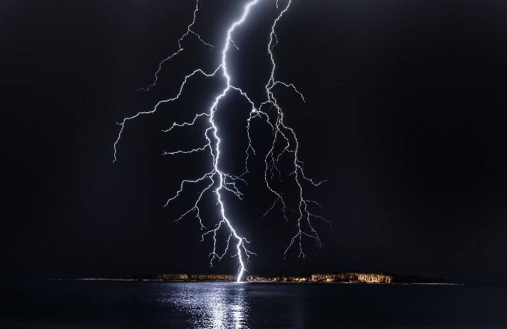 evitare doccia durante tempesta