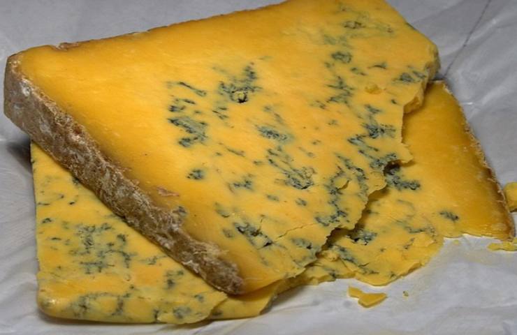 formaggio ammuffito in frigo consigli 