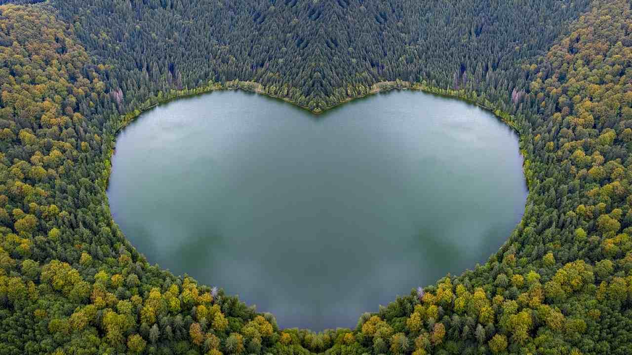 lago cuore scanno abruzzo