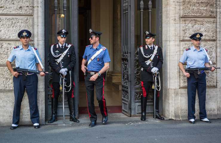 divisa Carabinieri case moda