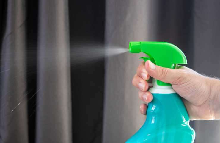 spray antipolvere celeste verde