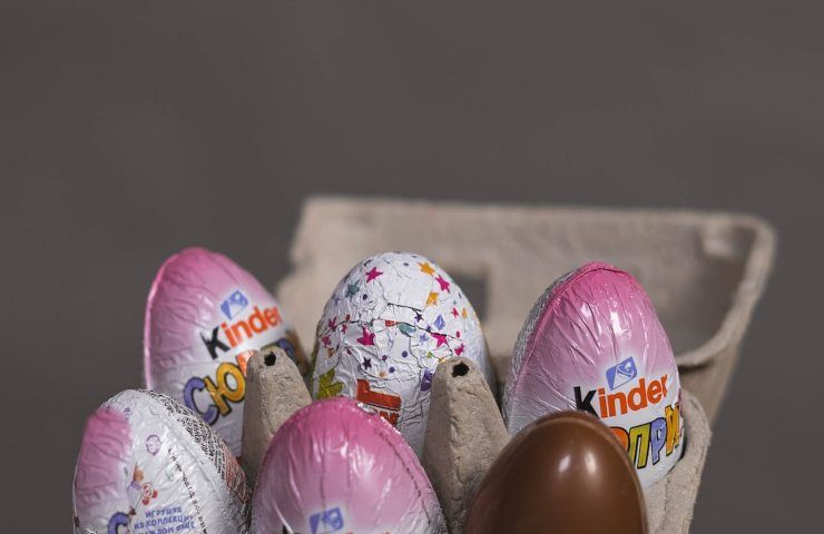 uovo kinder divieto