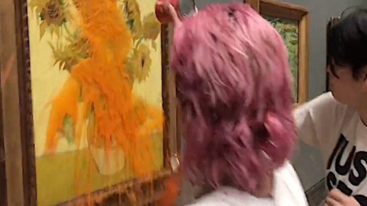 van gogh imbrattato 2 ragazze londra