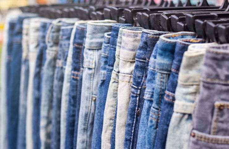 Jeans sostenibili riciclo ambiente 