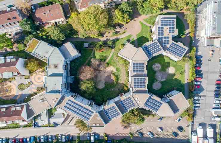 comunità energetica rinnovabile 900 persone vivono modo sostenibile