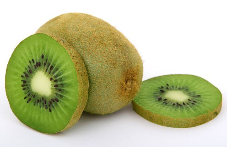 kiwi frutto buccia