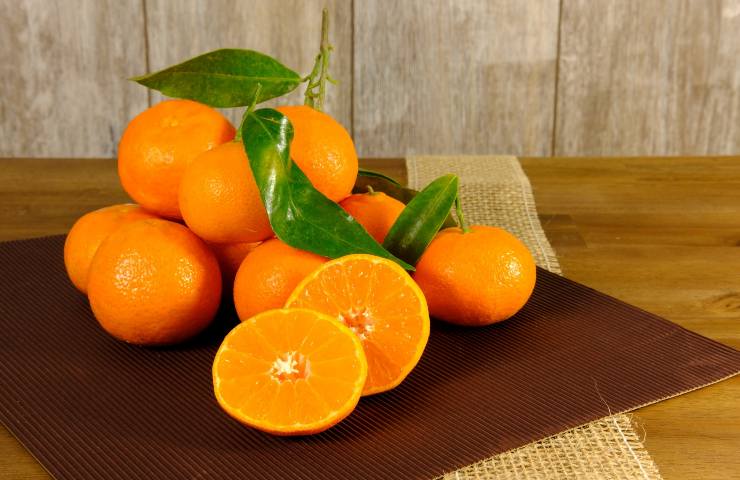 mandarini, mandarino, cinque motivi, dieta, mangiare, frutta, vitamine