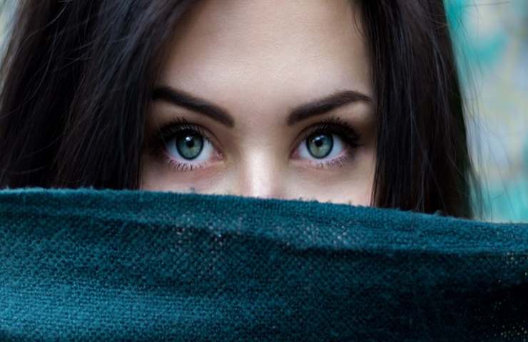 occhi tradiscono scelte studiosi scoperto movimenti oculari