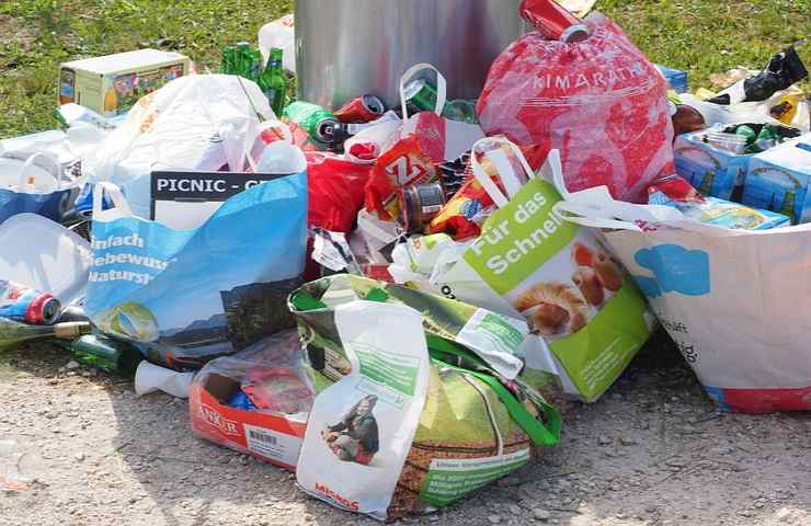 tariffe rifiuti città italiane pagano più meno
