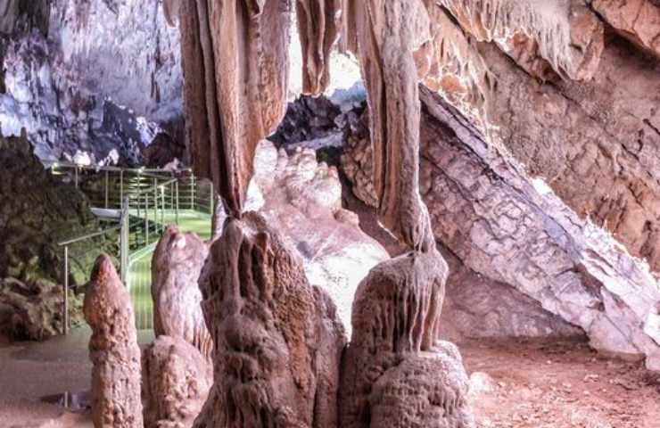 Bacio Grotte Pertosa 20 mila anni 